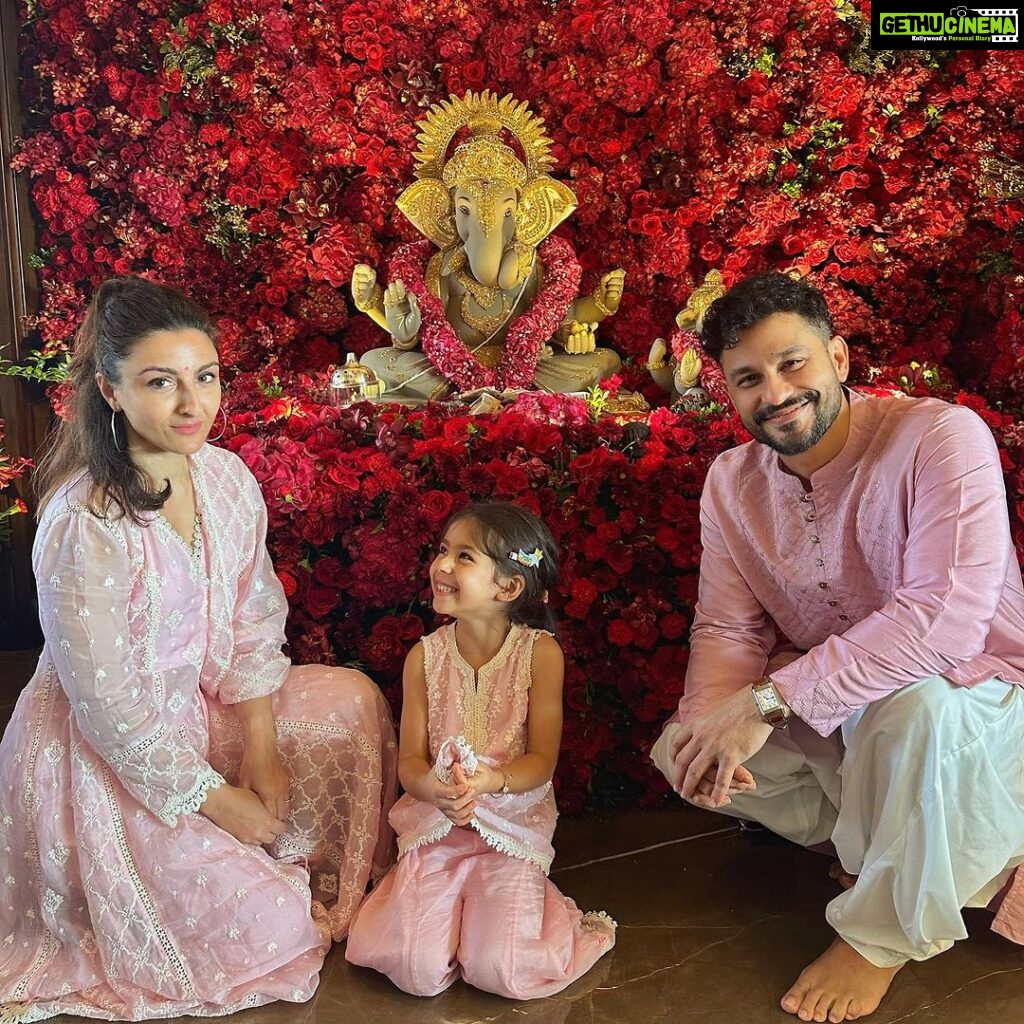 Soha Ali Khan Instagram - May lord Ganesha bring wisdom joy and happiness into each of our lives. Happy Ganesh Chaturthi to all of you and your loved ones Ganpati Bappa Moriya