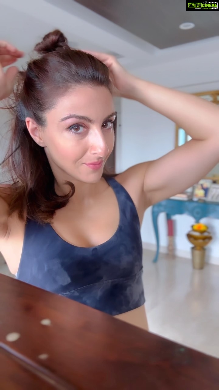 Soha Ali Khan Instagram - Is it fun Friday or fitness Friday for you - and why can’t it be both??! #tgif #fitnessfriday #funfriday #workout