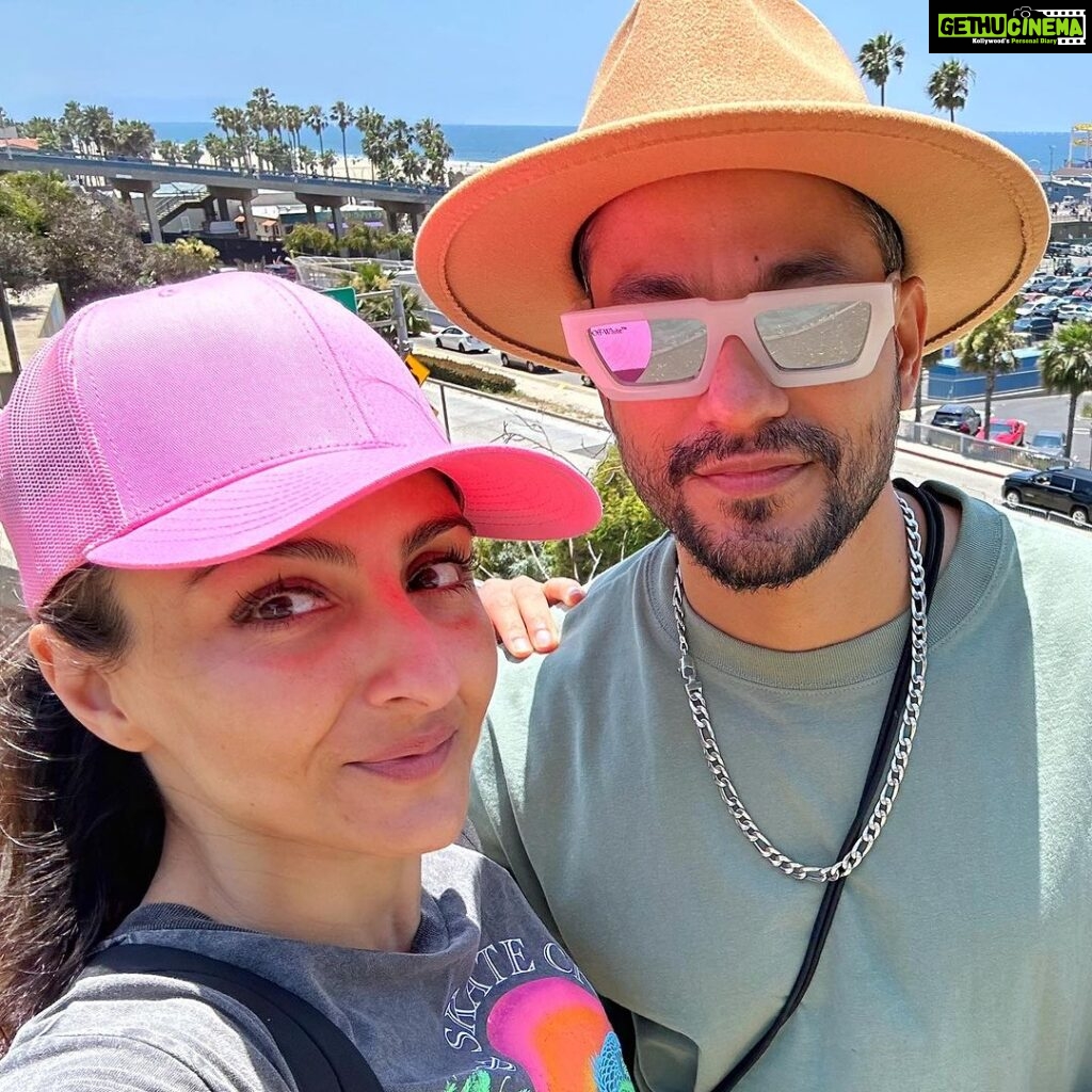 Soha Ali Khan Instagram - Bye bye LA LA land - you have been good to us ❤️🌈☀️ #summer2023 #LAdiaries @kunalkemmu Santa Monica Pier