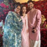 Soha Ali Khan Instagram - May lord Ganesha bring wisdom joy and happiness into each of our lives. Happy Ganesh Chaturthi to all of you and your loved ones Ganpati Bappa Moriya