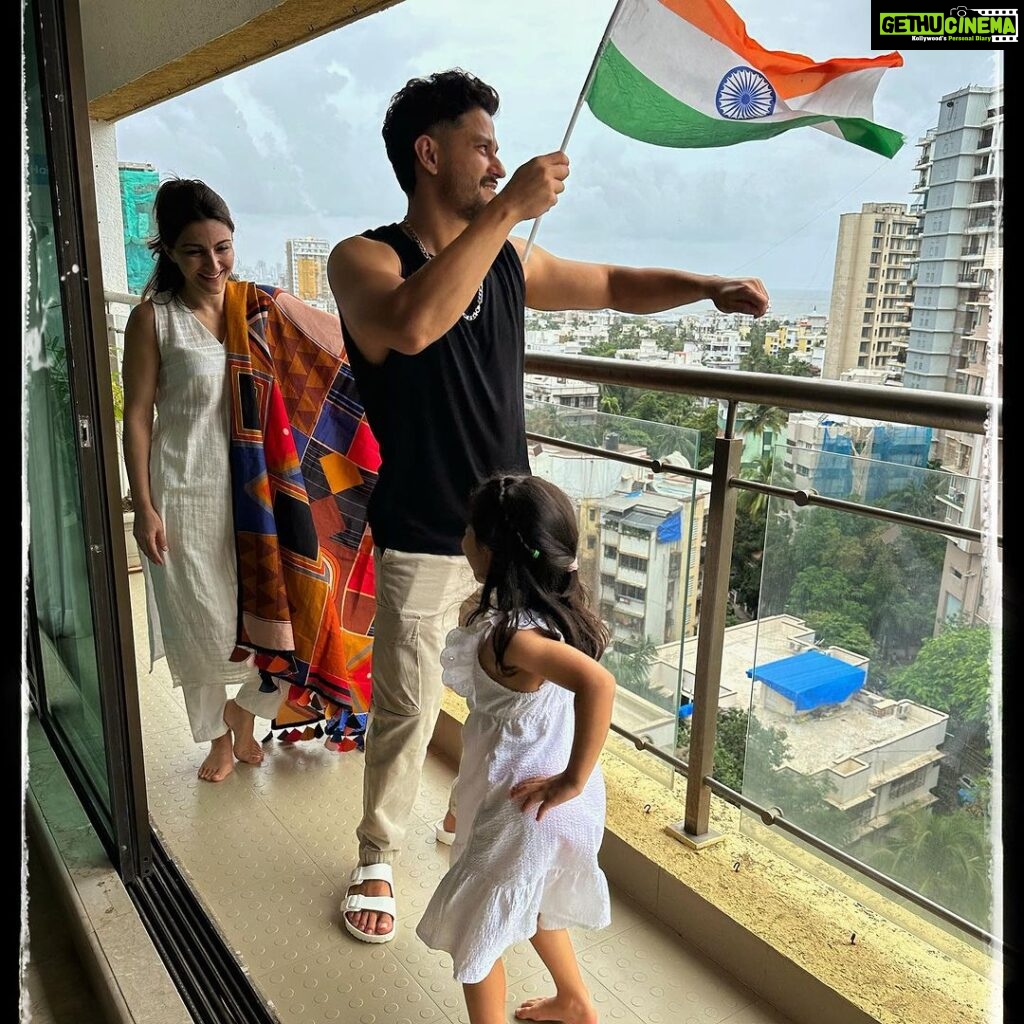 Soha Ali Khan Instagram - Where the mind is without fear and the head is held high, into that heaven of freedom, my father, let my country awake... #happyindependenceday #jaihind #rabindranathtagore
