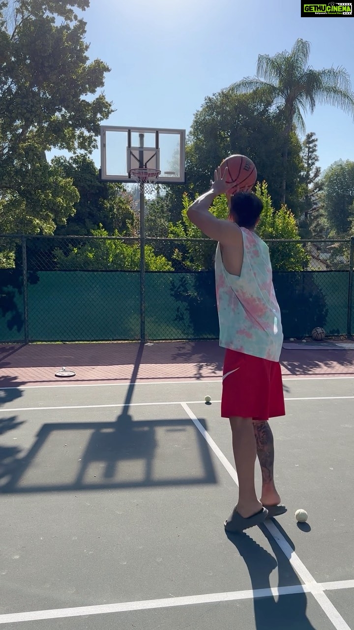 Soha Ali Khan Instagram - LA mornings be like … #summer2023