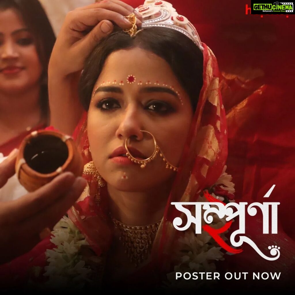 Sohini Sarkar Instagram - সম্পূর্ণার জীবনের এক নতুন অধ্যায় শুরু হতে চলেছে! #Sampurna 2 directed by @sayantan.rolls premieres on 29th September, only on #hoichoi. @sohinisarkar01 @rajnandini_ #FollowFocusFilms