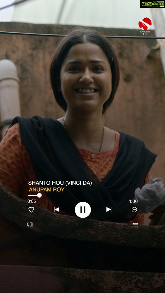 Sohini Sarkar Instagram - এসো বসো শুনি তোমার অভিজ্ঞতার কথা বলো, এতদিনে জীবন তোমায় কী শেখালো... আজ #SongOfTheDay-তে তোমাদের জন্য রইল #ShantoHou by @aroyfloyd @rudranilrudy @sohinisarkar01 #reels #reelitfeelit #bengalimusic #SangeetBangla