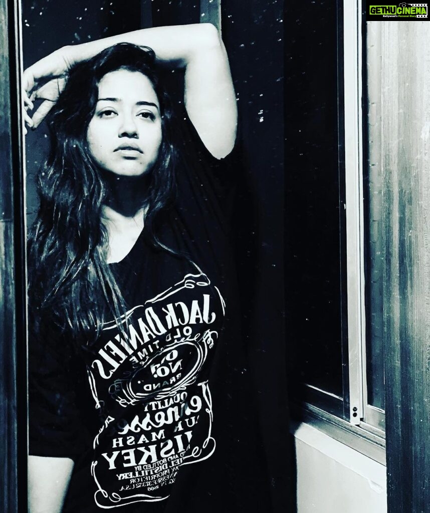 Sohini Sarkar Instagram - কথায় , গানে গোপন টানে ভোররাতে বা মধ্যাহ্নে