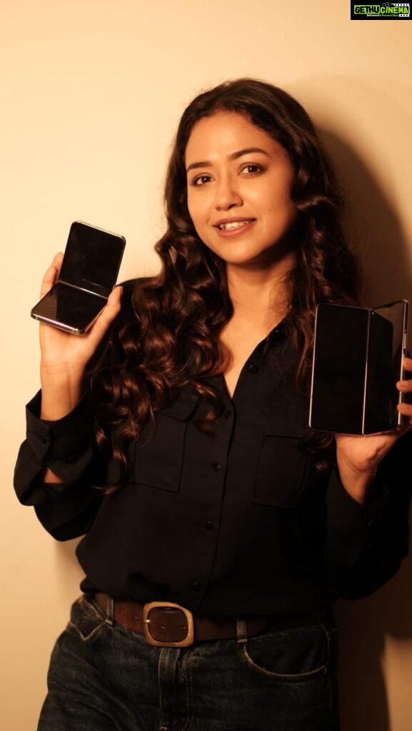 Sohini Sarkar Instagram - I am super excited to experience the 5th Generation Galaxy Z Fold 5 & Z Flip 5... Join the Flip side with me at Bhajanlal Commercial @ Rowden Street / RG Network @ South City Mall / Limton @ Dalhousie on 10th august midnight & 11th August at Lalit great eastern hotel. Also Get Prebooking offers upto 20,000 Let’s unfold your entire world without even unfolding your Galaxy Z Flip 5 #jointheflipside #samsung