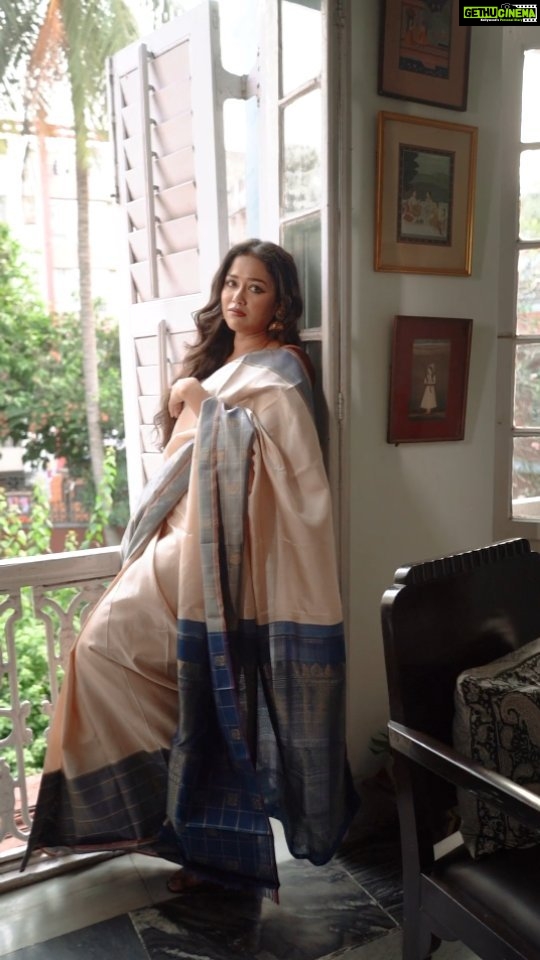 Sohini Sarkar Instagram - তোমায় নিয়েই গল্প হোক 🌻❤ . Saree by @senjayita1975 #sohini #diva #sohinisarkar01 #traditionalsaree #elegant Kolkata