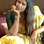 Sohini Sarkar Instagram - 🌧️🌻✨ . . 📸 @sahil_paswan_2646_ 🥻 @sandip_jaiswal 🔗 @socialyard_digital . . #saree #reel #sunday #trend #song #mood #love #monsoon #trendingreels #sohini Kolkata