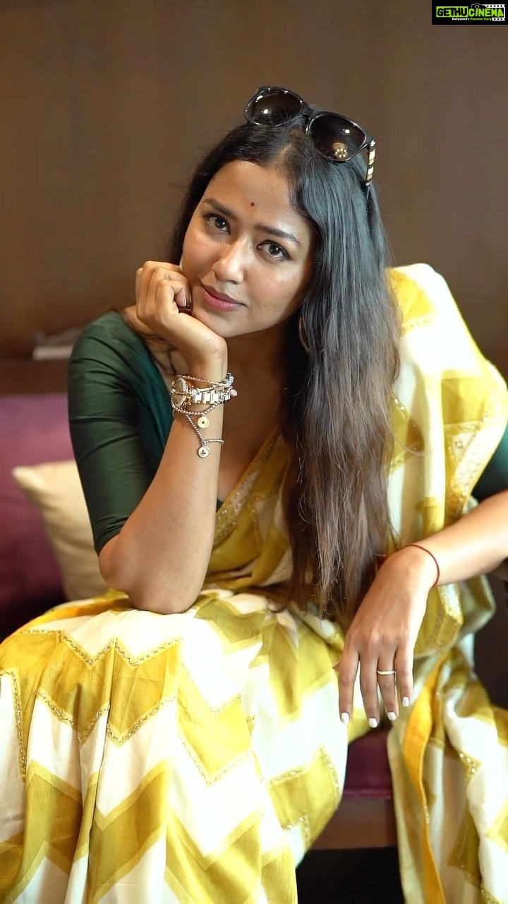 Sohini Sarkar - 236.9K Likes - 🌧️🌻✨
.
.
📸 @sahil_paswan_2646_
🥻 @sandip_jaiswal
🔗 @socialyard_digital
.
.
#saree #reel #sunday #trend #song #mood #love #monsoon #trendingreels #sohini