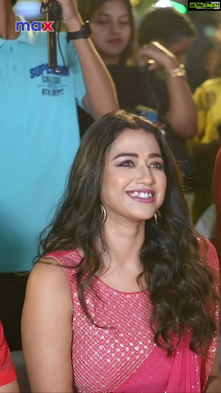Sohini Sarkar Instagram - I was there! I loved it! And I am glad to have been a part of an inspirational journey of the 35 Durga’s around us. Let’s Celebrate the Durga’s within us this Puja with Max Fashion! #MaxAmioDurga #MaxFashion #MaxStyleMinPrice #GiftVoucher #Contest #ContestAlert #Giveaway #AmioDurga @maxfashionindia @signature24productions