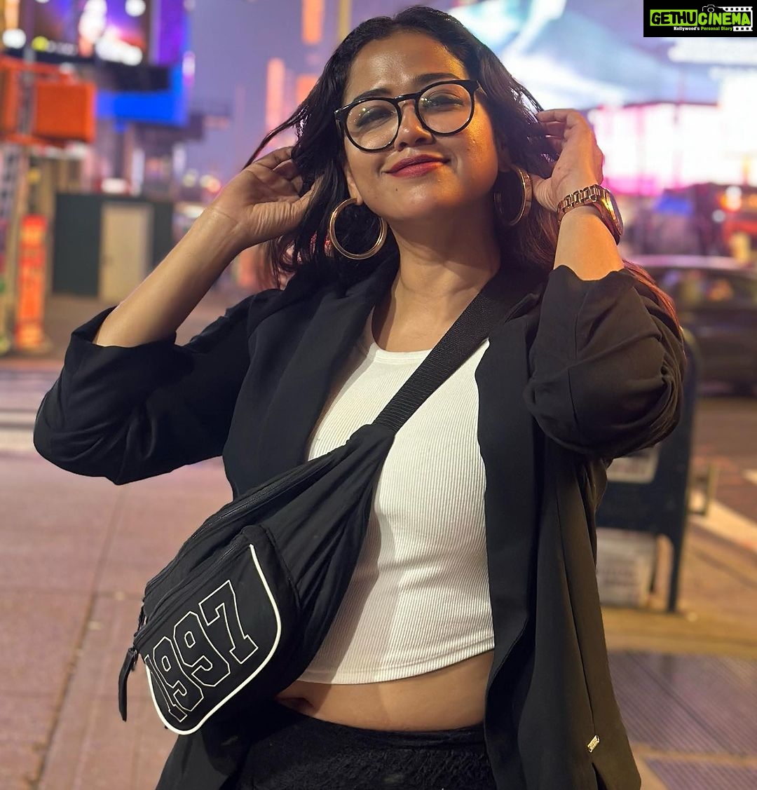 Sohini Sarkar - 119.3K Likes - Black lover 🖤🖤🖤
