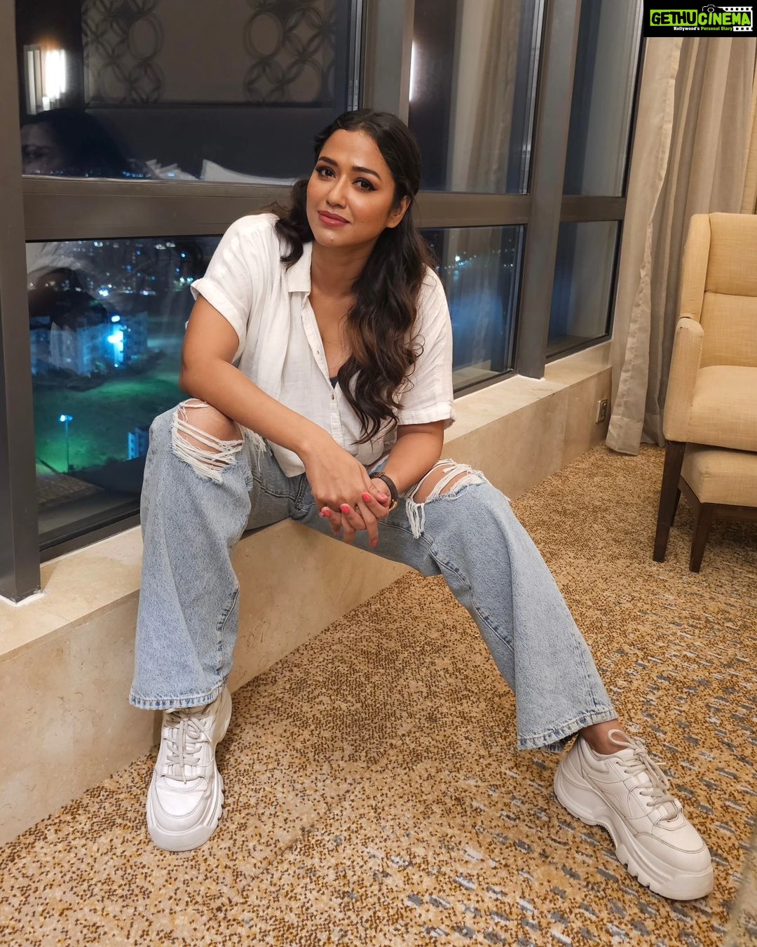 Sohini Sarkar - 65.5K Likes - Photoshoot vs Real Mood 😉
Swipe Left to See 👉
📸 @abhireporting
💄@sanusinghroy
💇♀️ @supriyamondal1711
🤝 @socialyard_digital