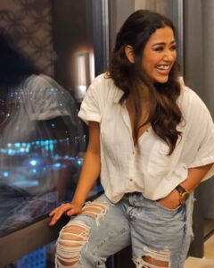 Sohini Sarkar Instagram - Photoshoot vs Real Mood 😉
Swipe Left to See 👉

📸 @abhireporting 
💄@sanusinghroy 
💇‍♀️ @supriyamondal1711 
🤝 @socialyard_digital