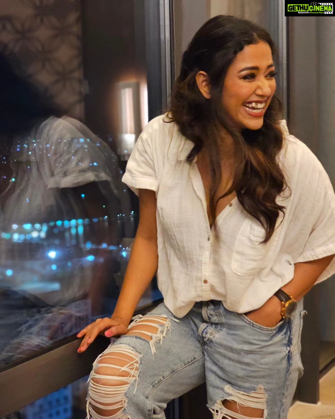 Sohini Sarkar - 65.5K Likes - Photoshoot vs Real Mood 😉
Swipe Left to See 👉
📸 @abhireporting
💄@sanusinghroy
💇♀️ @supriyamondal1711
🤝 @socialyard_digital