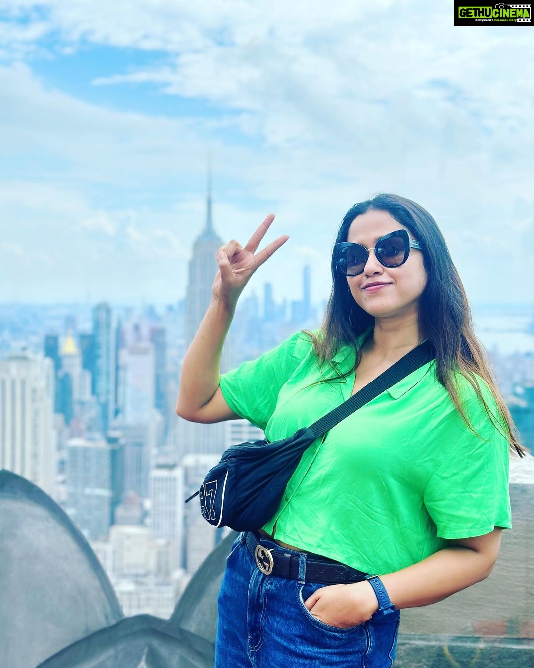 Sohini Sarkar Instagram - #newyork #topoftherock #day #top #highrise Top Of The Rock~ Rockerfella Plaza
