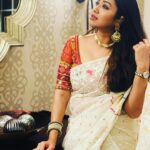 Sohini Sarkar Instagram - #NABC2023 #newjersey #saree Saree @senjayita1975 @indubyjayita Jewellery @earthaments photo @hepburner ❤️