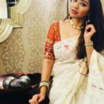 Sohini Sarkar Instagram - #NABC2023 #newjersey #saree Saree @senjayita1975 @indubyjayita Jewellery @earthaments photo @hepburner ❤️