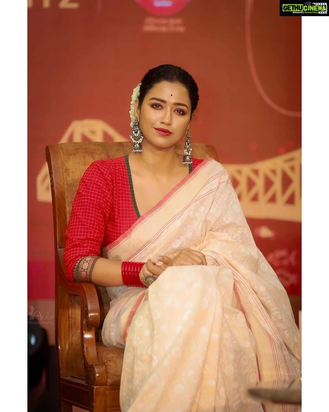 Sohini Sarkar Instagram - @sohinisarkar01 #sohinisarkar #sohinisarkar_fansquad #tollywood #tollywoodactress #kolkata #tollywoodcinema #asianpaints Vivanta By Taj