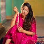 Sohini Sarkar Instagram - শিউলি মাখা গল্প … 🌸🌸 . . 📸 @sahil_paswan_2646_ 💄 @dassourav3 💇‍♀️ @pujahalder629017 Styling by @sandip_jaiswal A shoot for @pantaloonsfashion . . #pujomood #pujoasche #instapujo #shootlife Kolkata