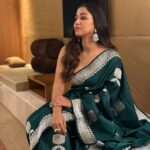 Sohini Sarkar Instagram - পুজো পুজো আসছে বলে.... . A shoot for @anandalok_abp . 💄 @dassourav3 💇‍♀️ @diaryofaamrapali 🥻 @style_by_madhab 🔗 @socialyard_digital . #Shoot #sari #ethnic #mood #festival #pujoaache