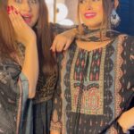 Somi Khan Instagram - Mai tainu pyar karti aur tainu pasand wo …😂😂 @somikhan_ks . . #sabakhan #somikhan #khansisters #viral #comedy #funnyvideos