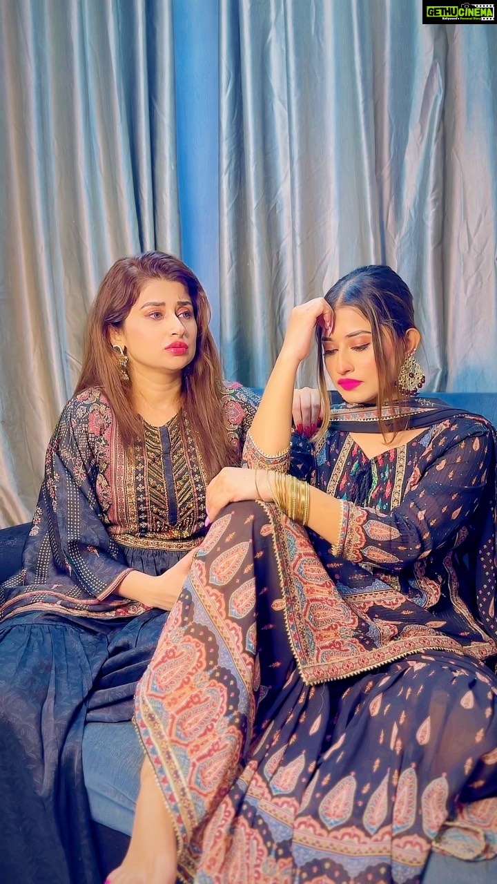 Somi Khan Instagram - Sahi bol rahi ho behen @sabakhan_ks ❤️🩹 #somikhan #sabkhan #trending #sister #reels #reelsinstagram #reelitfeelit