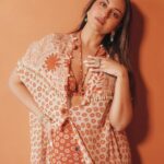 Sonakshi Sinha Instagram - Orange you glad to see me?!? Nails: Ariel by @itssoezi 💅