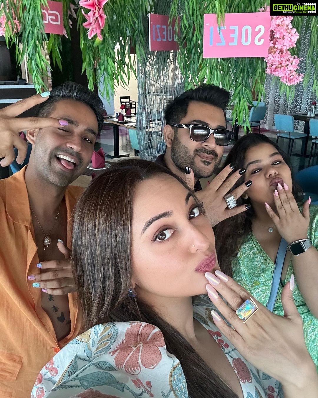 Sonakshi Sinha - 710.3K Likes - Most Liked Instagram Photos