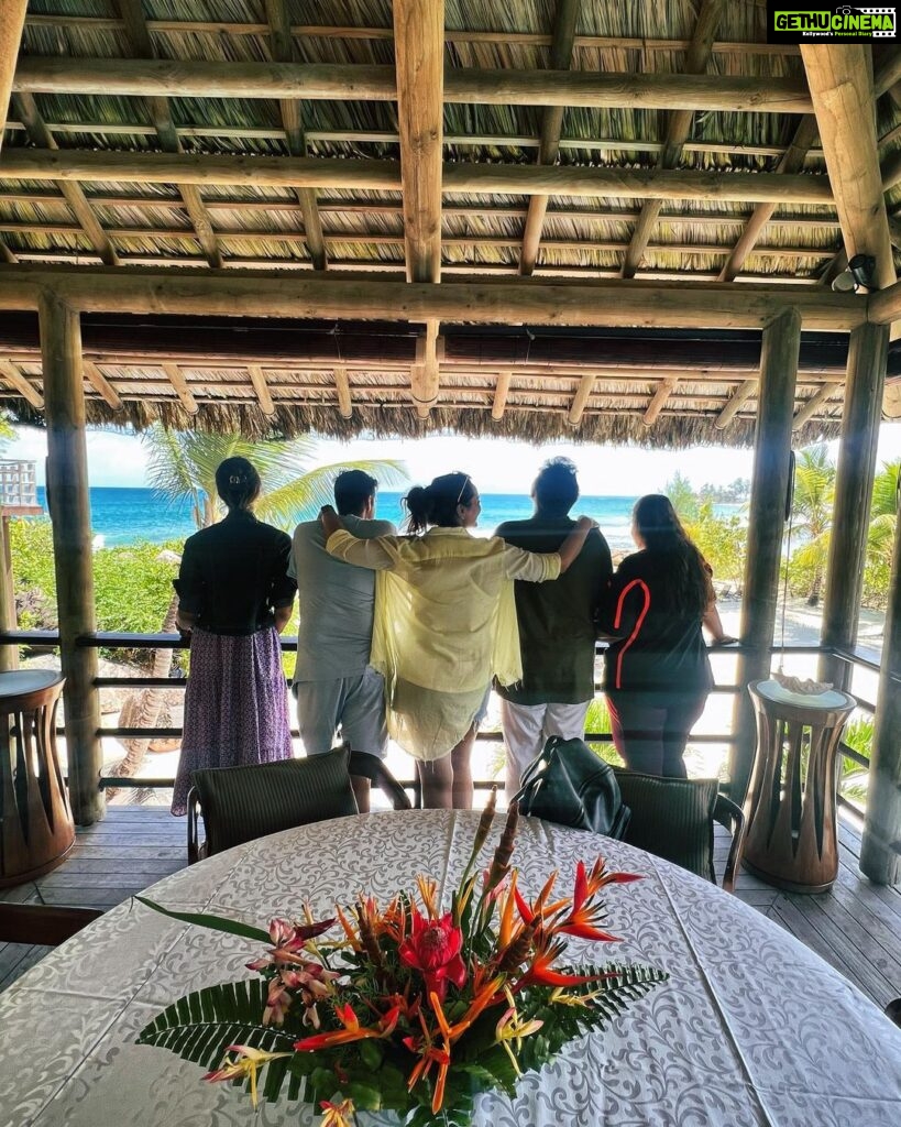 Sonakshi Sinha Instagram - Seychelles in a nutshell ❤️ @airseychelles_hm @visitseychelles @gopiseychelles @itssoezi #FlyingTheCreoleSpirit #AirSeychelles #PreferredAirline #seychellesislands #collab