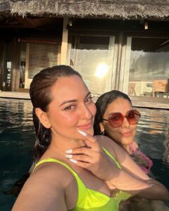 Sonakshi Sinha Instagram - Seychelles in a nutshell ❤️

@airseychelles_hm @visitseychelles @gopiseychelles @itssoezi 

#FlyingTheCreoleSpirit #AirSeychelles #PreferredAirline #seychellesislands #collab
