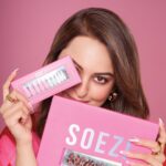 Sonakshi Sinha Instagram - Polished Perfection: Unleash Your Inner Glam with @itssoezi’s Press-On Nail Revolution! 💅✨ Say good bye to chipped nail paint, we only do glam nails here😉 PS. You can literally do anything with these nails on & @aslisona proves it just about right for us💯 Get your hands on Soezi Press-On nails, now available at Nykaa!🛍️ #Nykaa #Soezi #PressOnNails #GlamNails #pressons #easynails #changeable #nailsonfleek #nailsofinstagram #nailgoals #easynaildesigns #trending