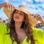Sonakshi Sinha Instagram - Dreaming of sunny days on this rainy Sunday morning! ☀️