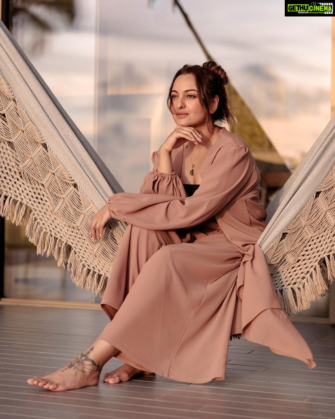 Sonakshi Sinha - 610.2K Likes - Most Liked Instagram Photos
