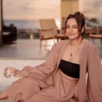 Sonakshi Sinha Instagram - Golden hour 🤩 @patinamaldives #PatinaMaldives @thetravelbusco #collab Patina Maldives
