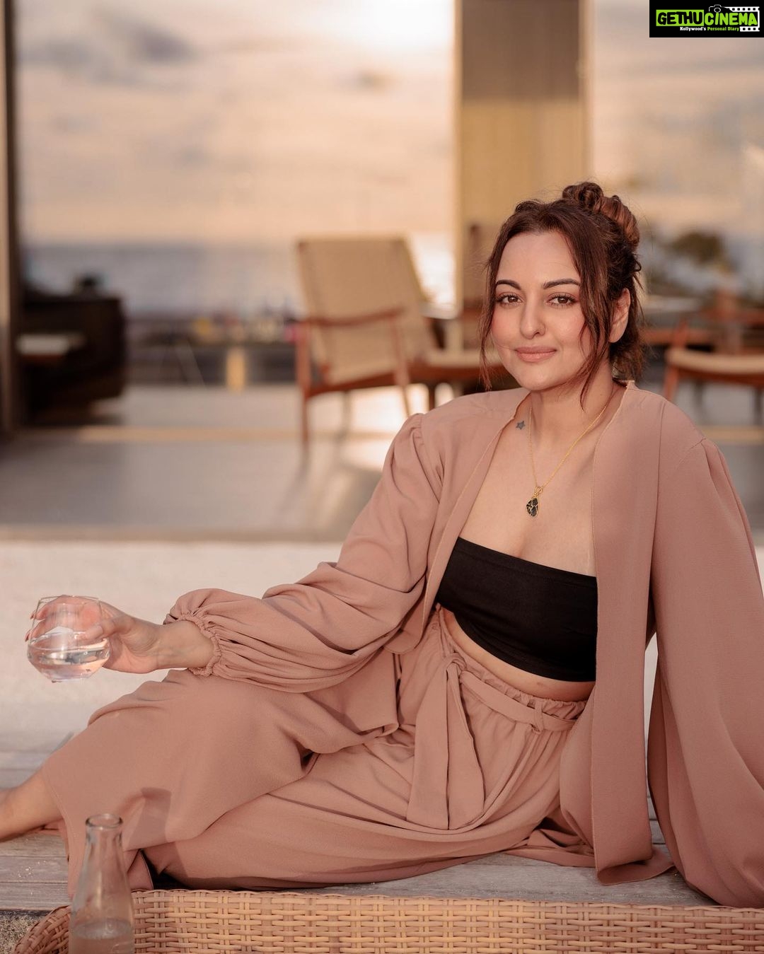Sonakshi Sinha - 610.2K Likes - Most Liked Instagram Photos