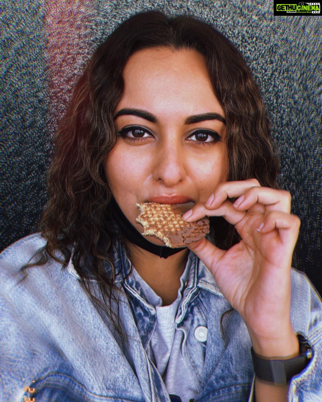 Sonakshi Sinha Instagram - Unused selfie dump. Ok.