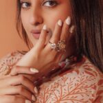 Sonakshi Sinha Instagram - Orange you glad to see me?!? Nails: Ariel by @itssoezi 💅