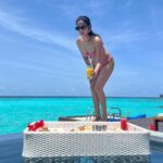 Sonal Chauhan Instagram - All day…. Everyday 🦈🧜‍♀️🍓 . . . . . . . . . . . . . . 📸 @himanichauhan #love #sonalchauhan #gold #maldives #wmaldives #pool #ocean #floatingbreakfast W Maldives