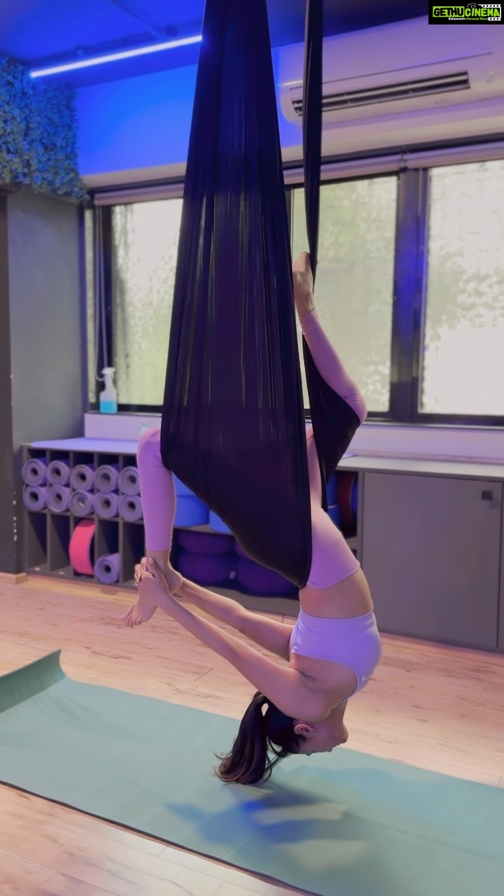 Sonal Chauhan Instagram - ॐ ✨ Thank you @sarvesh_shashi for a magical experience @thedivayoga 🩵🤍🩷 . . . . . . . . . . . . . . . . . . . . . . . . . . . . . . . . #ॐ #yoga #yogalife #yogagirl #ariel #art #sonalchauhan #peace Diva Yoga