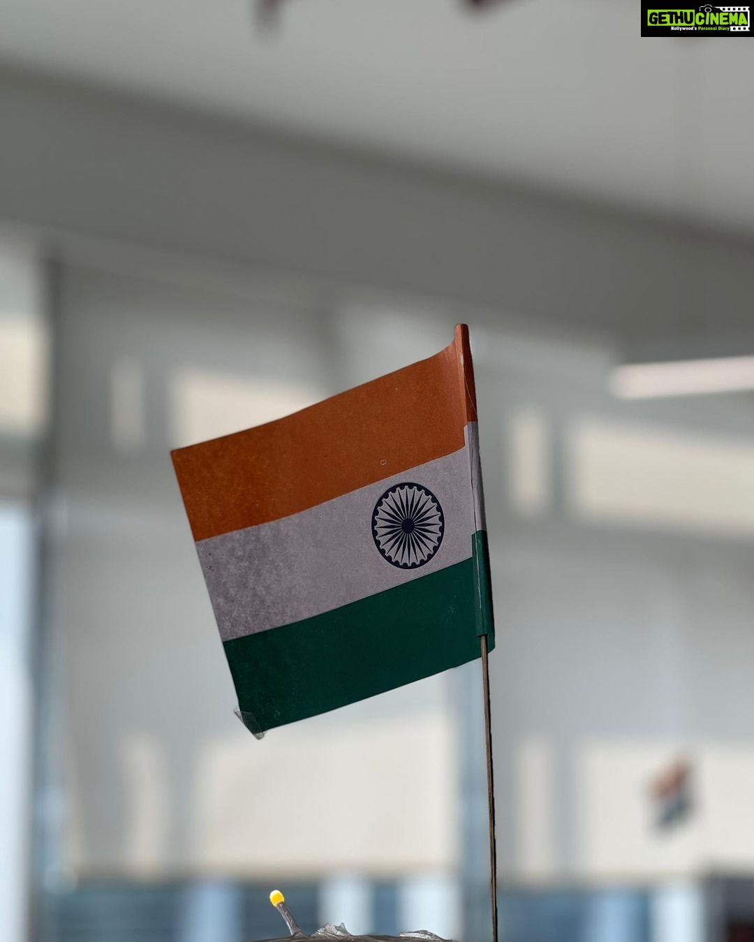 Sonal Chauhan Instagram - Hindustan Zindaabaad tha….. Hindustan Zindaabaad Hai…. Hindustan Zindaabaad Rahega….🇮🇳 #happyindependenceday