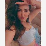 Sonal Chauhan Instagram - 𝓜𝓸𝓻𝓷𝓲𝓷𝓰..... ✌️🩵 . . . . . . . . . . . . . . . #sonalchauhan #love