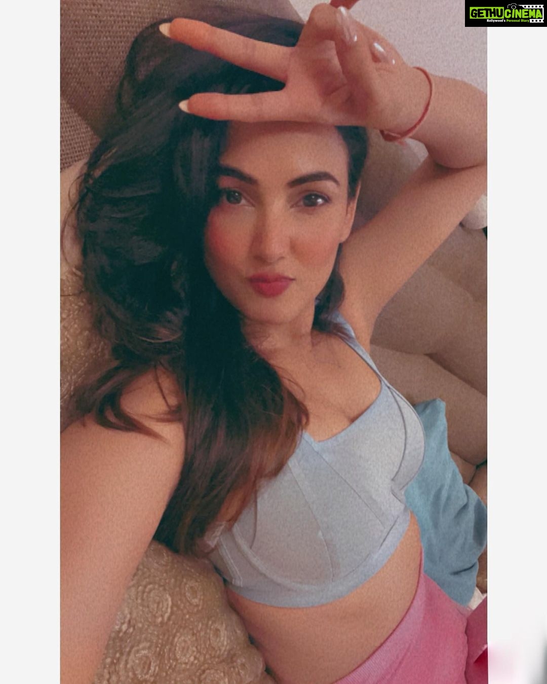 Sonal Chauhan Instagram - 𝓜𝓸𝓻𝓷𝓲𝓷𝓰..... ✌️🩵 . . . . . . . . . . . . . . . #sonalchauhan #love