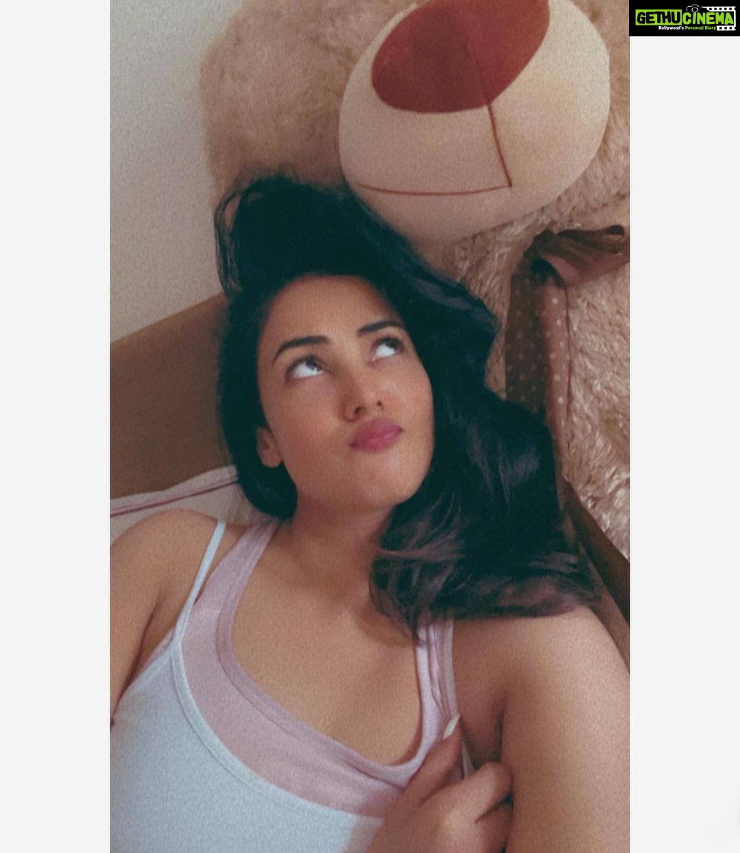 Sonal Chauhan Instagram - Twitter since yesterday….🙄😂 . . . . . . . . . . . . . . . . . #twittermemes #twitterthreads #sonalchauhan #fun