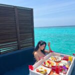 Sonal Chauhan Instagram – Breakfast in bed ? 
Nah ….
I like mine in the pool 🍳 
.
.
.
.
.
.
.
.
.
.
.
.
.
.
.
.
.
.
.
.
.
.
.
.
.
.
.
.
.
.
📸 @himanichauhan 
#love #sonalchauhan #breakfast #floating #floatingbreakfast #maldives W Maldives