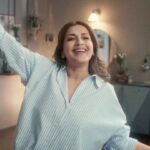 Sonali Bendre Instagram - Pressure points on an orthopaedic mattress? Pffft! Not with my Refresh Nature Pro Mattress!💪🏻 It’s body-hugging comfort with natural latex is perfect for snuggles and cuddles. It’s unparallel support works best for all sleeping positions. Nature Pro is India’s most luxurious orthopaedic mattress.🌟 Sleep healthy and wake up beautiful.