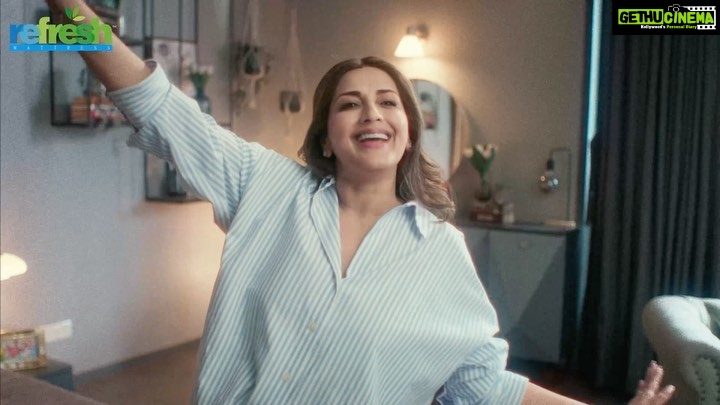 Sonali Bendre Instagram - Pressure points on an orthopaedic mattress? Pffft!
Not with my Refresh Nature Pro Mattress!💪🏻 It’s body-hugging comfort with natural latex is perfect for snuggles and cuddles.
It’s unparallel support works best for all sleeping positions. Nature Pro is India’s most luxurious orthopaedic mattress.🌟 Sleep healthy and wake up beautiful.