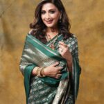 Sonali Bendre Instagram - Couldn’t keep these to myself! 💚💚