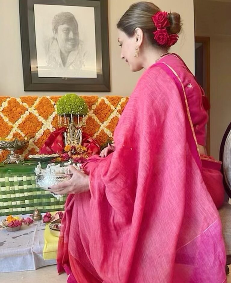 Sonali Bendre Instagram - Happy days ♥️ गणपती बाप्पा मोरया 📸 : @srishtibehlarya