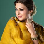 Sonali Bendre Instagram - Kajra Lagake, Gajra Sajake💛🌻 #IndiasBestDancer