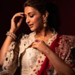 Sonali Bendre Instagram - सारी लव ♥️